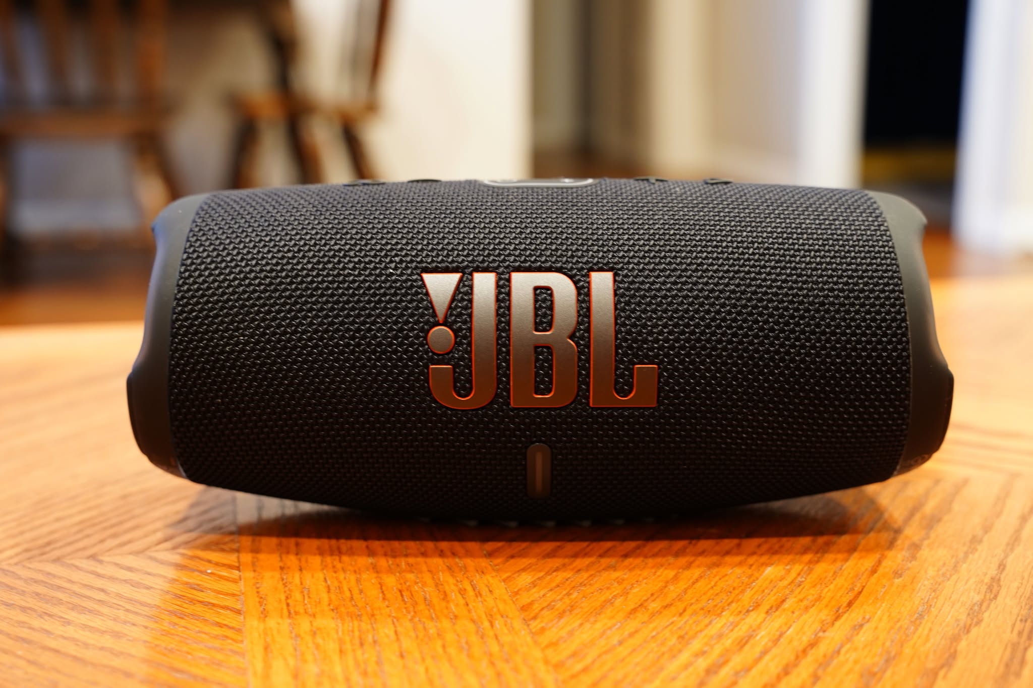 Parlante JBL para el servicio de reparación de audio